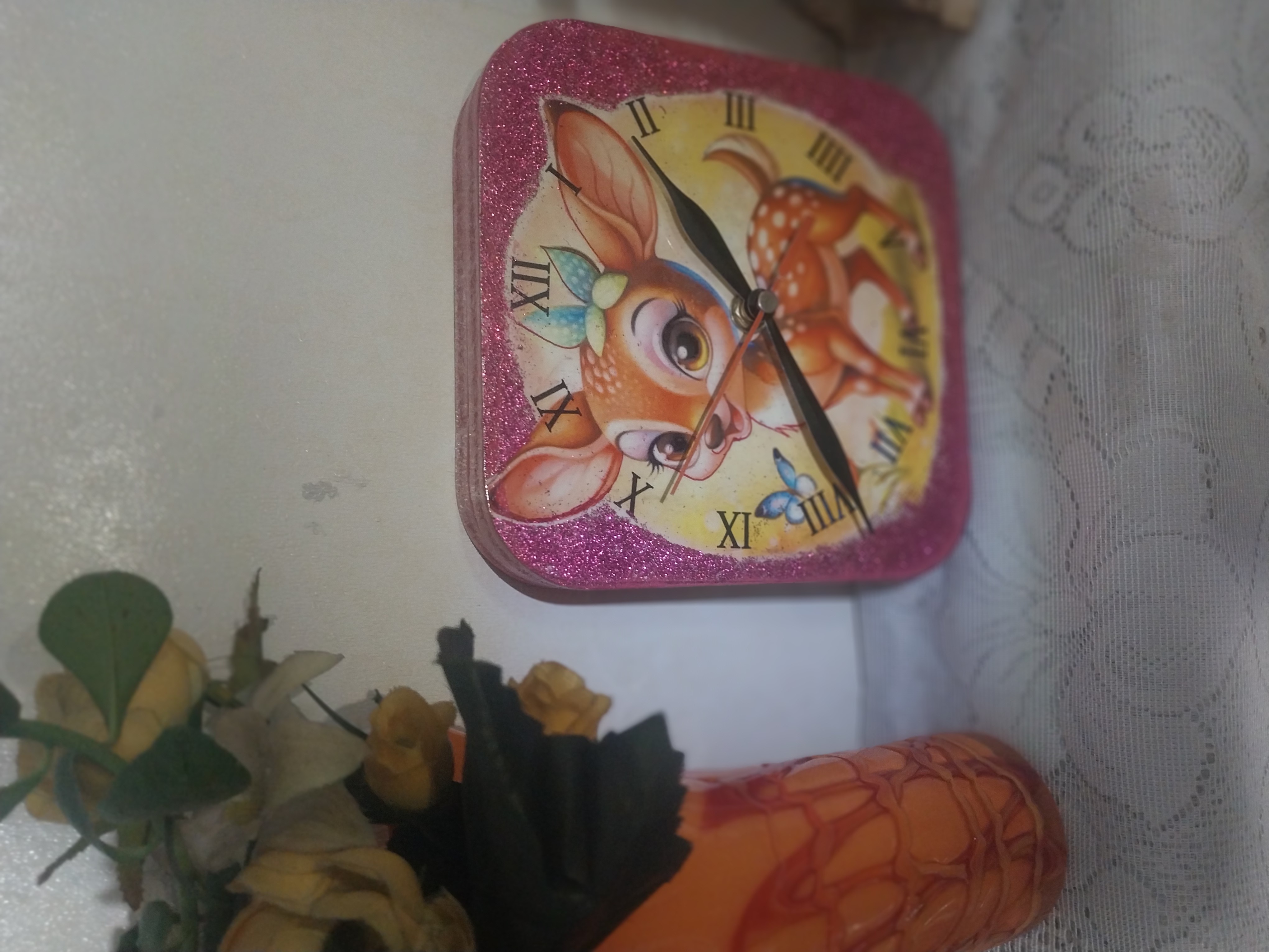 ساعت رو میزی کودکان با طرح کارتونی .با رنگهای شاد.